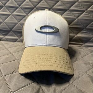 5/$100 Oakley White/Tan Hat